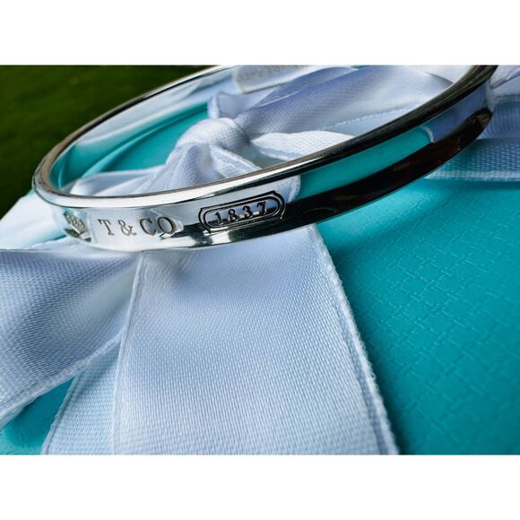 NEW Tiffany & Co 1837 Bangle Bracelet Silver, LARGE - Picture 5 of 6